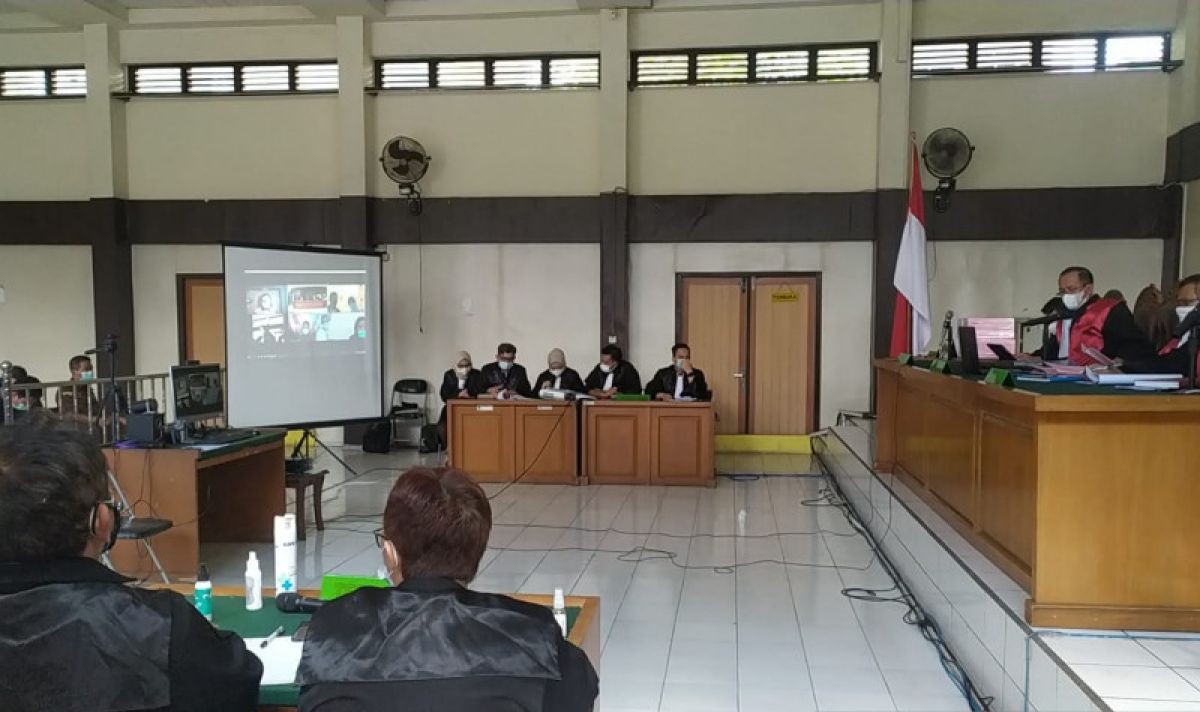 Hakim Tipikor Tolak Eksepsi Empat Terdakwa Korupsi Masjid Sriwijaya
